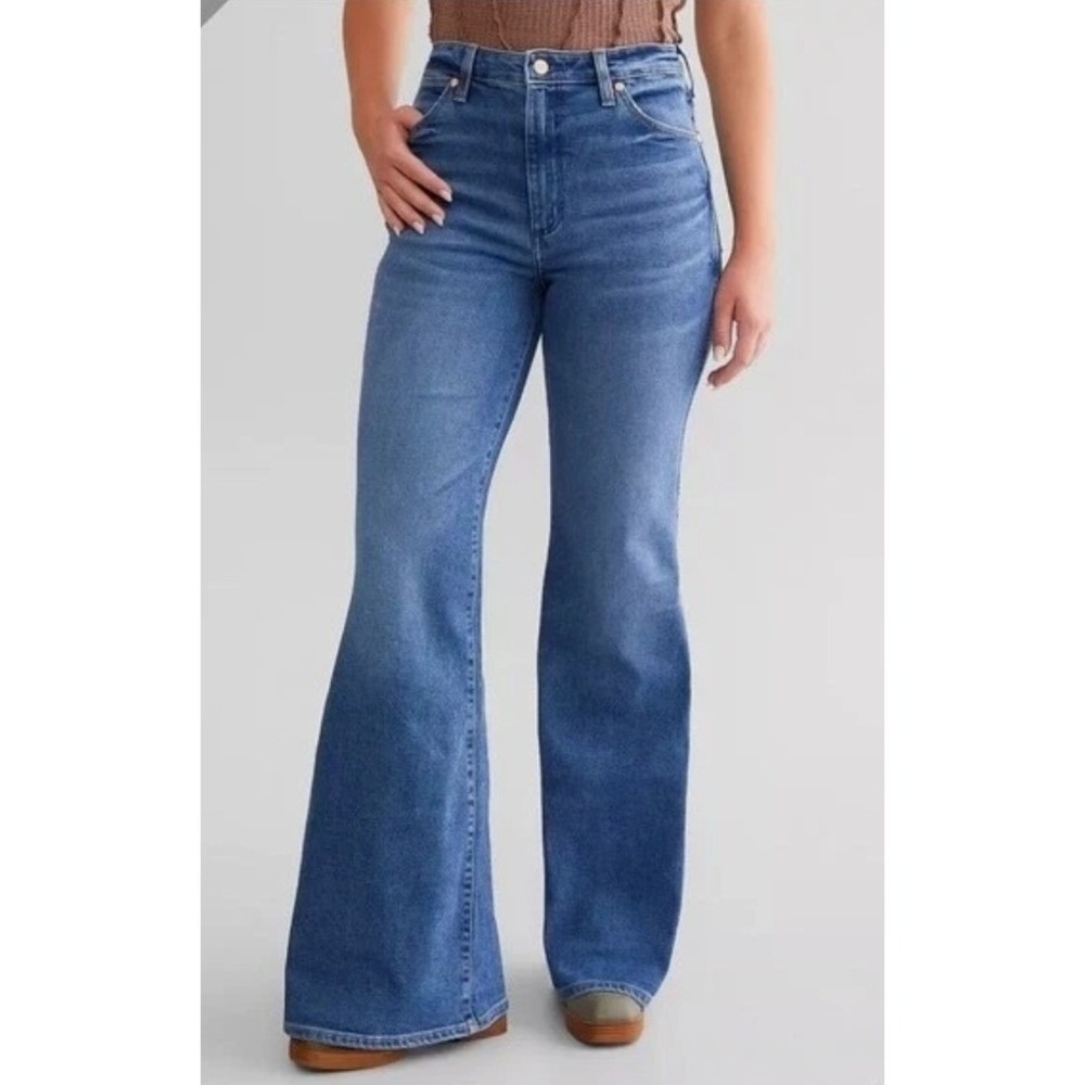 Wrangler Wanderer 622 High Rise Flare Blue Jeans NWT Womens Size 30 X 32